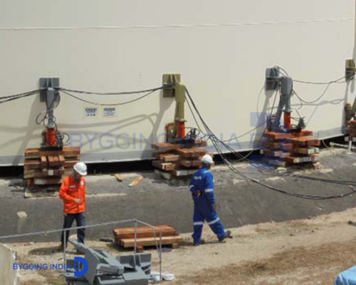 Tank Construction Equipment with Hydraulic Lifting – Bygging