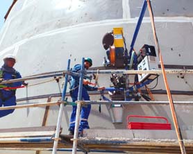 Bygging submerged arc automatic girth welding machine with Lincoln electric power source DC1000 and weld controller NA3 and with Lincoln wire feeder