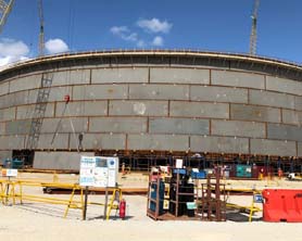 Hydraulic retractable jacks 18 ton capacity with lifting hooks; Bygging tank jacking system