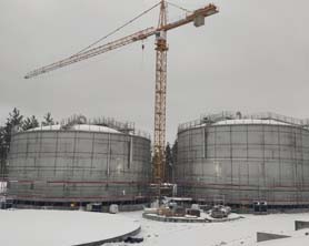 Bygging tank lifting hydraulic jacks and power-packs used at ambient temperature of -20 degrees celcius