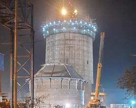 Hydraulic jacks each of 25 ton capacity used to erect absorber tanks; no need to weld lifting cleats to the C-276 liner on the internal surface of the absorber tank