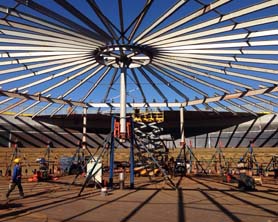 Erection of storage tank with internal columns using Bygging jacking system