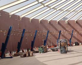 Hydraulic retractable jacks 25 ton capacity used to erect API 650 field erected storage tanks; Hydraulic retractable jacks for tank lifting from Bygging Infrastructure