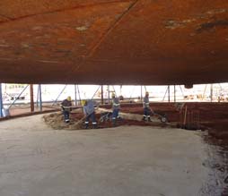 Jacks for tank base repair rebottoming