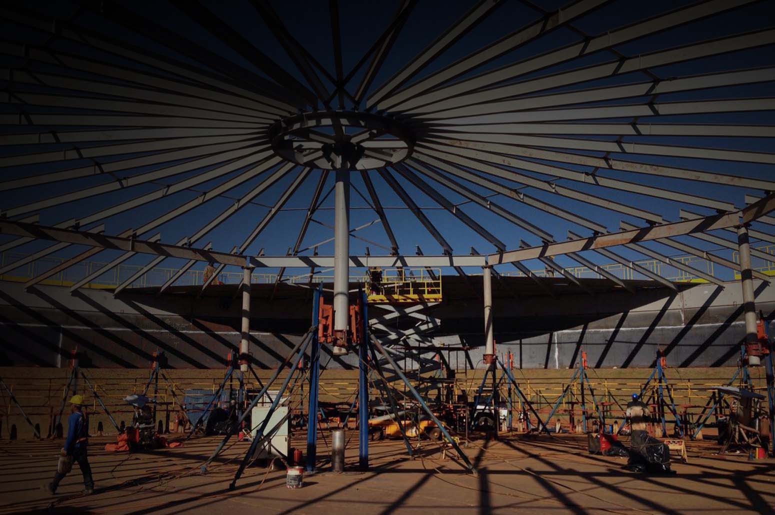 Erection of storage tank with internal columns using Bygging jacking system