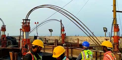 Steel flue erection for a 275 metre tall chimney using Bygging multi-strand jacks