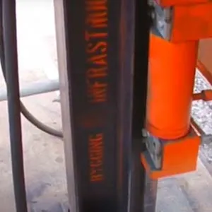 Storage tank construction using Bygging hydraulic jacking equipment